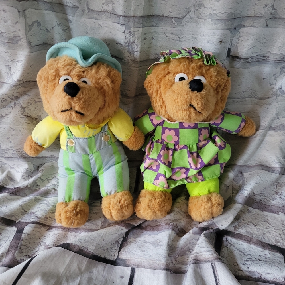 Bernstein Bears parents going shopping Vintage